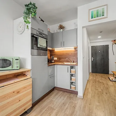 Stylish In Smichov, Private Parking, Free Gym Apartmán