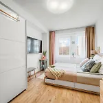 Stylish In Smichov, Private Parking, Free Gym Apartman Prága