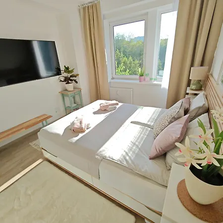 Lejlighed Stylish Apartment, Smichov, Free Gym *