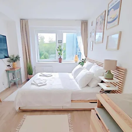 公寓 Stylish In Smichov, Private Parking, Free Gym