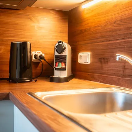 Stylish In Smichov, Private Parking, Free Gym アパート *